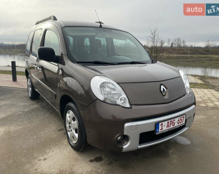 Коричневий Рено Кєнгу, об'ємом двигуна 1.5 л та пробігом 228 тис. км за 8950 $, фото 1 на Automoto.ua