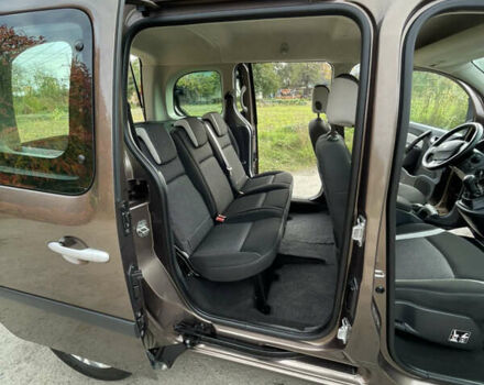 Коричневый Рено Кенгу, объемом двигателя 1.5 л и пробегом 256 тыс. км за 10999 $, фото 11 на Automoto.ua