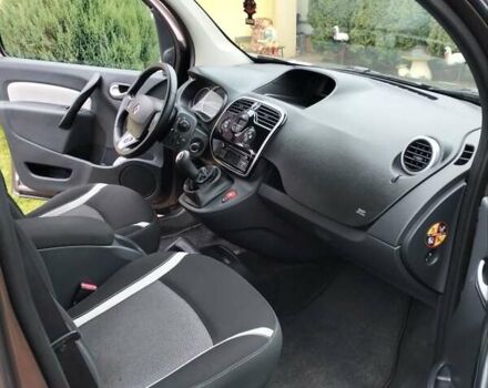 Коричневый Рено Кенгу, объемом двигателя 1.5 л и пробегом 256 тыс. км за 10999 $, фото 16 на Automoto.ua