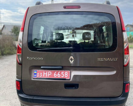 Коричневый Рено Кенгу, объемом двигателя 1.5 л и пробегом 256 тыс. км за 10999 $, фото 4 на Automoto.ua