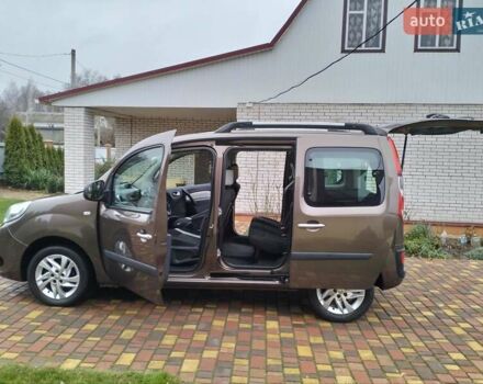 Коричневый Рено Кенгу, объемом двигателя 1.5 л и пробегом 256 тыс. км за 10999 $, фото 3 на Automoto.ua