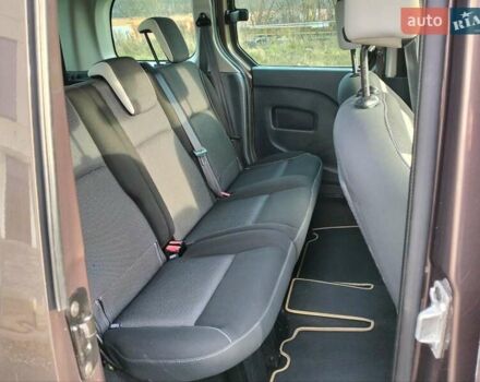 Коричневый Рено Кенгу, объемом двигателя 1.5 л и пробегом 250 тыс. км за 10200 $, фото 7 на Automoto.ua