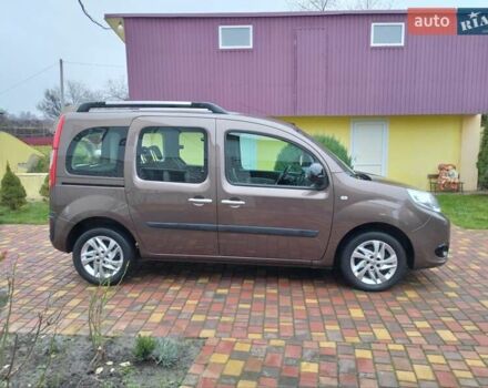 Коричневый Рено Кенгу, объемом двигателя 1.5 л и пробегом 256 тыс. км за 10999 $, фото 6 на Automoto.ua