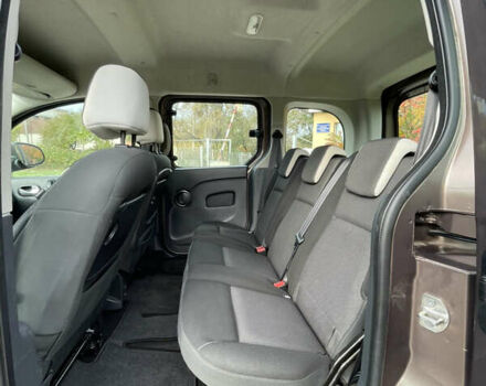 Коричневый Рено Кенгу, объемом двигателя 1.5 л и пробегом 256 тыс. км за 10999 $, фото 10 на Automoto.ua