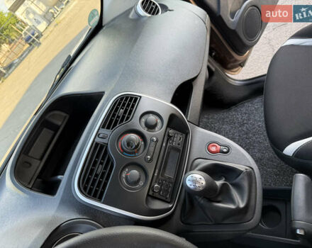 Коричневий Рено Кєнгу, об'ємом двигуна 1.5 л та пробігом 134 тис. км за 11999 $, фото 61 на Automoto.ua