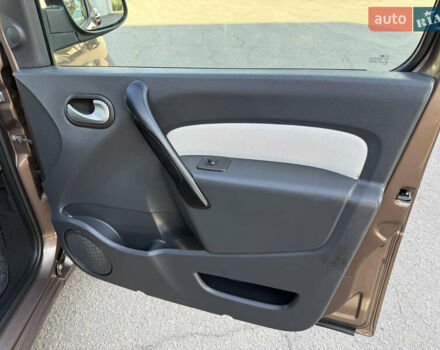 Коричневий Рено Кєнгу, об'ємом двигуна 1.5 л та пробігом 134 тис. км за 11999 $, фото 42 на Automoto.ua