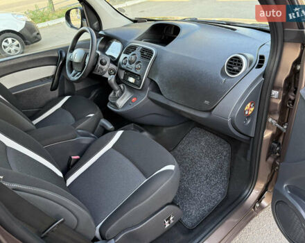 Коричневий Рено Кєнгу, об'ємом двигуна 1.5 л та пробігом 134 тис. км за 11999 $, фото 43 на Automoto.ua