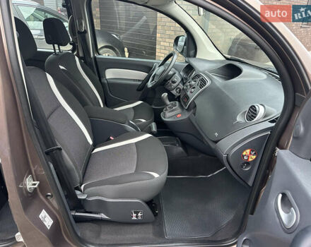 Коричневый Рено Кенгу, объемом двигателя 1.5 л и пробегом 210 тыс. км за 10999 $, фото 18 на Automoto.ua