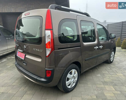 Коричневый Рено Кенгу, объемом двигателя 1.5 л и пробегом 210 тыс. км за 10999 $, фото 6 на Automoto.ua