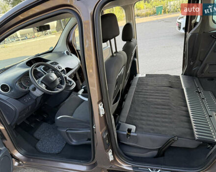 Коричневий Рено Кєнгу, об'ємом двигуна 1.5 л та пробігом 134 тис. км за 11999 $, фото 82 на Automoto.ua