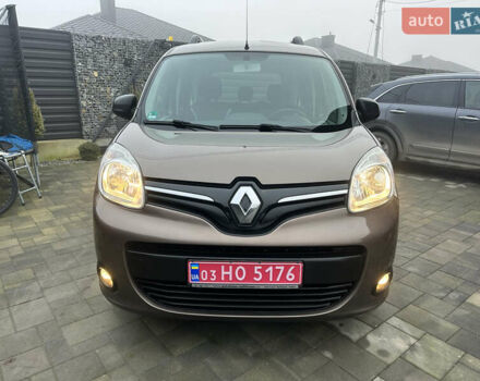 Коричневый Рено Кенгу, объемом двигателя 1.5 л и пробегом 210 тыс. км за 10999 $, фото 1 на Automoto.ua