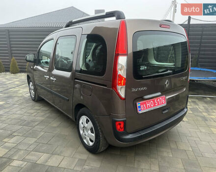 Коричневый Рено Кенгу, объемом двигателя 1.5 л и пробегом 210 тыс. км за 10999 $, фото 4 на Automoto.ua