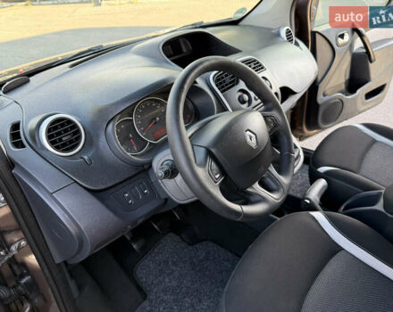 Коричневий Рено Кєнгу, об'ємом двигуна 1.5 л та пробігом 134 тис. км за 11999 $, фото 65 на Automoto.ua