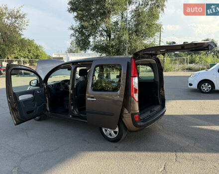 Коричневий Рено Кєнгу, об'ємом двигуна 1.5 л та пробігом 134 тис. км за 11999 $, фото 107 на Automoto.ua