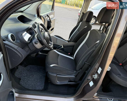 Коричневий Рено Кєнгу, об'ємом двигуна 1.5 л та пробігом 134 тис. км за 11999 $, фото 62 на Automoto.ua