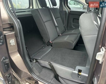 Коричневый Рено Кенгу, объемом двигателя 1.5 л и пробегом 210 тыс. км за 10999 $, фото 21 на Automoto.ua