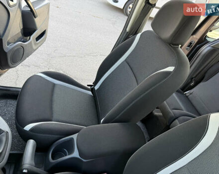 Коричневий Рено Кєнгу, об'ємом двигуна 1.5 л та пробігом 134 тис. км за 11999 $, фото 64 на Automoto.ua