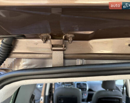 Коричневий Рено Кєнгу, об'ємом двигуна 1.5 л та пробігом 134 тис. км за 11999 $, фото 116 на Automoto.ua