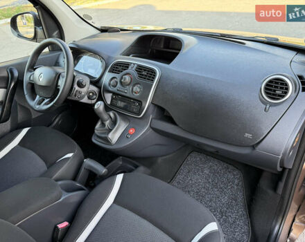 Коричневий Рено Кєнгу, об'ємом двигуна 1.5 л та пробігом 134 тис. км за 11999 $, фото 2 на Automoto.ua