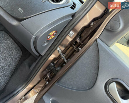 Коричневий Рено Кєнгу, об'ємом двигуна 1.5 л та пробігом 134 тис. км за 11999 $, фото 119 на Automoto.ua