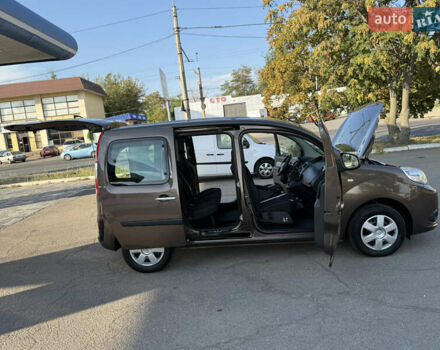 Коричневий Рено Кєнгу, об'ємом двигуна 1.5 л та пробігом 134 тис. км за 11999 $, фото 101 на Automoto.ua