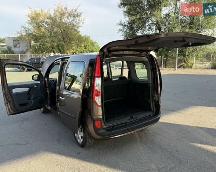 Коричневий Рено Кєнгу, об'ємом двигуна 1.5 л та пробігом 134 тис. км за 11999 $, фото 106 на Automoto.ua