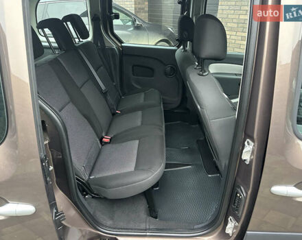 Коричневый Рено Кенгу, объемом двигателя 1.5 л и пробегом 210 тыс. км за 10999 $, фото 17 на Automoto.ua