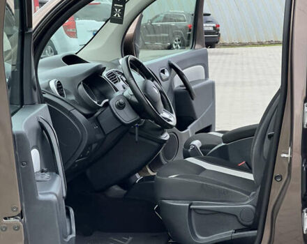 Коричневый Рено Кенгу, объемом двигателя 1.5 л и пробегом 154 тыс. км за 13399 $, фото 25 на Automoto.ua