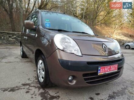 Рено Кенгу 2011 в Ровно на Automoto.ua Коричневый Рено Кенгу, объемом двигателя 1.6 л и пробегом 185 тыс. км за 9050 $, фото 1 на Automoto.ua