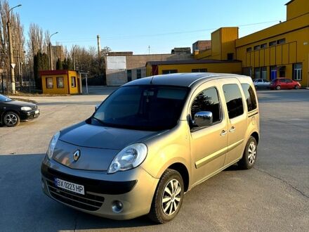 Рено Кенгу 2011 в Каменце-Подольском на Automoto.ua Коричневый Рено Кенгу, объемом двигателя 1.5 л и пробегом 253 тыс. км за 7400 $, фото 1 на Automoto.ua