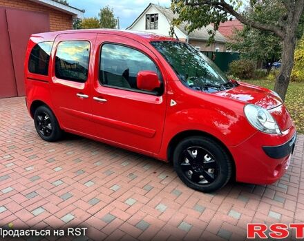 Красный Рено Кенгу, объемом двигателя 1.6 л и пробегом 180 тыс. км за 7550 $, фото 1 на Automoto.ua