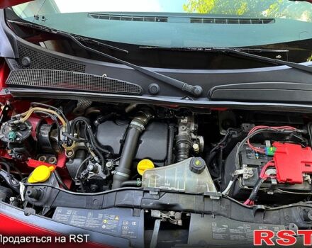 Рено Кенгу 2013 в Хороле на Automoto.ua Красный Рено Кенгу, объемом двигателя 1.5 л и пробегом 280 тыс. км за 7200 $, фото 5 на Automoto.ua