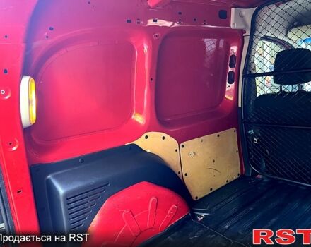 Рено Кенгу 2013 в Хороле на Automoto.ua Красный Рено Кенгу, объемом двигателя 1.5 л и пробегом 280 тыс. км за 7200 $, фото 7 на Automoto.ua