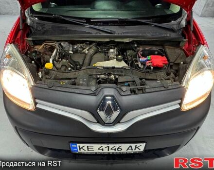 Красный Рено Кенгу, объемом двигателя 1.5 л и пробегом 179 тыс. км за 11699 $, фото 10 на Automoto.ua