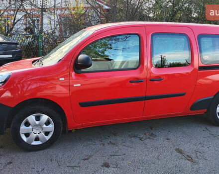 Красный Рено Кенгу, объемом двигателя 0 л и пробегом 58 тыс. км за 10999 $, фото 5 на Automoto.ua