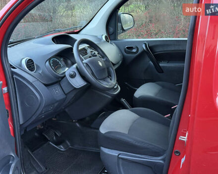 Красный Рено Кенгу, объемом двигателя 0 л и пробегом 21 тыс. км за 10299 $, фото 18 на Automoto.ua