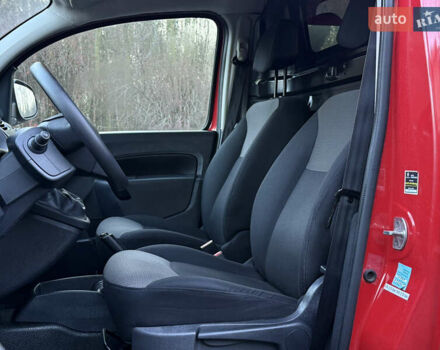 Красный Рено Кенгу, объемом двигателя 0 л и пробегом 21 тыс. км за 10299 $, фото 22 на Automoto.ua