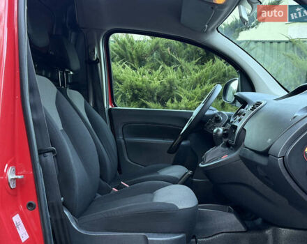 Красный Рено Кенгу, объемом двигателя 0 л и пробегом 21 тыс. км за 10299 $, фото 26 на Automoto.ua