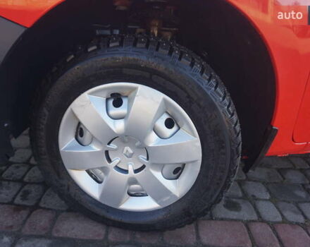 Красный Рено Кенгу, объемом двигателя 0 л и пробегом 54 тыс. км за 11555 $, фото 60 на Automoto.ua