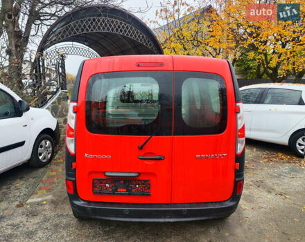 Красный Рено Кенгу, объемом двигателя 0 л и пробегом 63 тыс. км за 12399 $, фото 3 на Automoto.ua