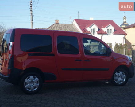 Красный Рено Кенгу, объемом двигателя 0 л и пробегом 54 тыс. км за 11555 $, фото 7 на Automoto.ua