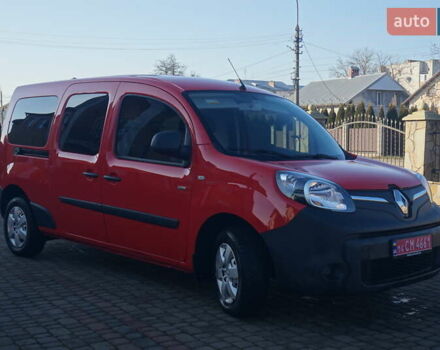 Красный Рено Кенгу, объемом двигателя 0 л и пробегом 54 тыс. км за 11555 $, фото 4 на Automoto.ua