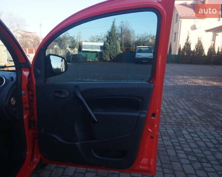 Красный Рено Кенгу, объемом двигателя 0 л и пробегом 54 тыс. км за 11555 $, фото 38 на Automoto.ua
