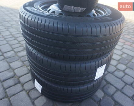 Красный Рено Кенгу, объемом двигателя 0 л и пробегом 54 тыс. км за 11555 $, фото 75 на Automoto.ua