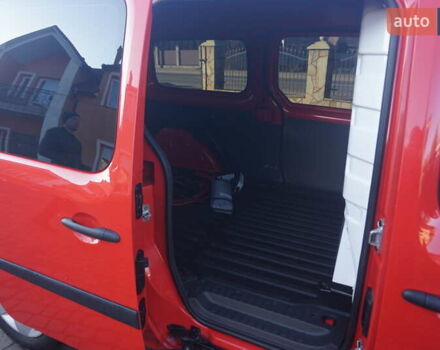 Красный Рено Кенгу, объемом двигателя 0 л и пробегом 54 тыс. км за 11555 $, фото 43 на Automoto.ua