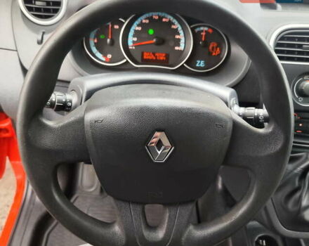 Красный Рено Кенгу, объемом двигателя 0 л и пробегом 63 тыс. км за 12399 $, фото 13 на Automoto.ua