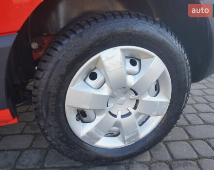 Красный Рено Кенгу, объемом двигателя 0 л и пробегом 54 тыс. км за 11555 $, фото 63 на Automoto.ua