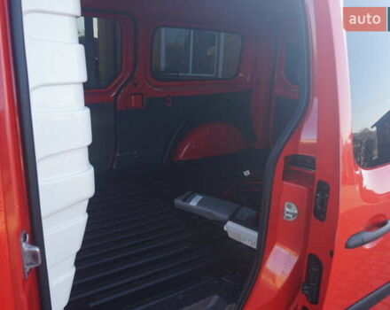 Красный Рено Кенгу, объемом двигателя 0 л и пробегом 54 тыс. км за 11555 $, фото 45 на Automoto.ua