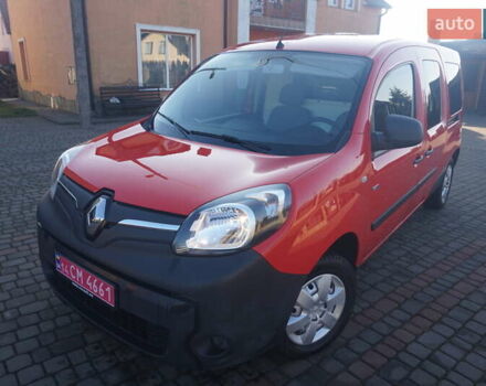 Красный Рено Кенгу, объемом двигателя 0 л и пробегом 54 тыс. км за 11555 $, фото 14 на Automoto.ua