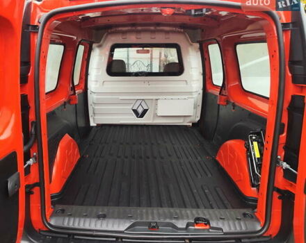 Красный Рено Кенгу, объемом двигателя 0 л и пробегом 63 тыс. км за 12399 $, фото 10 на Automoto.ua